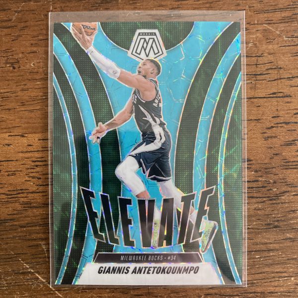 Giannis Antetokounmpo Lot w/SSP (#'ed /30) Blue Fluorescent Prizm, Pack of 9 Basketball Cards (invBF) - Image 4