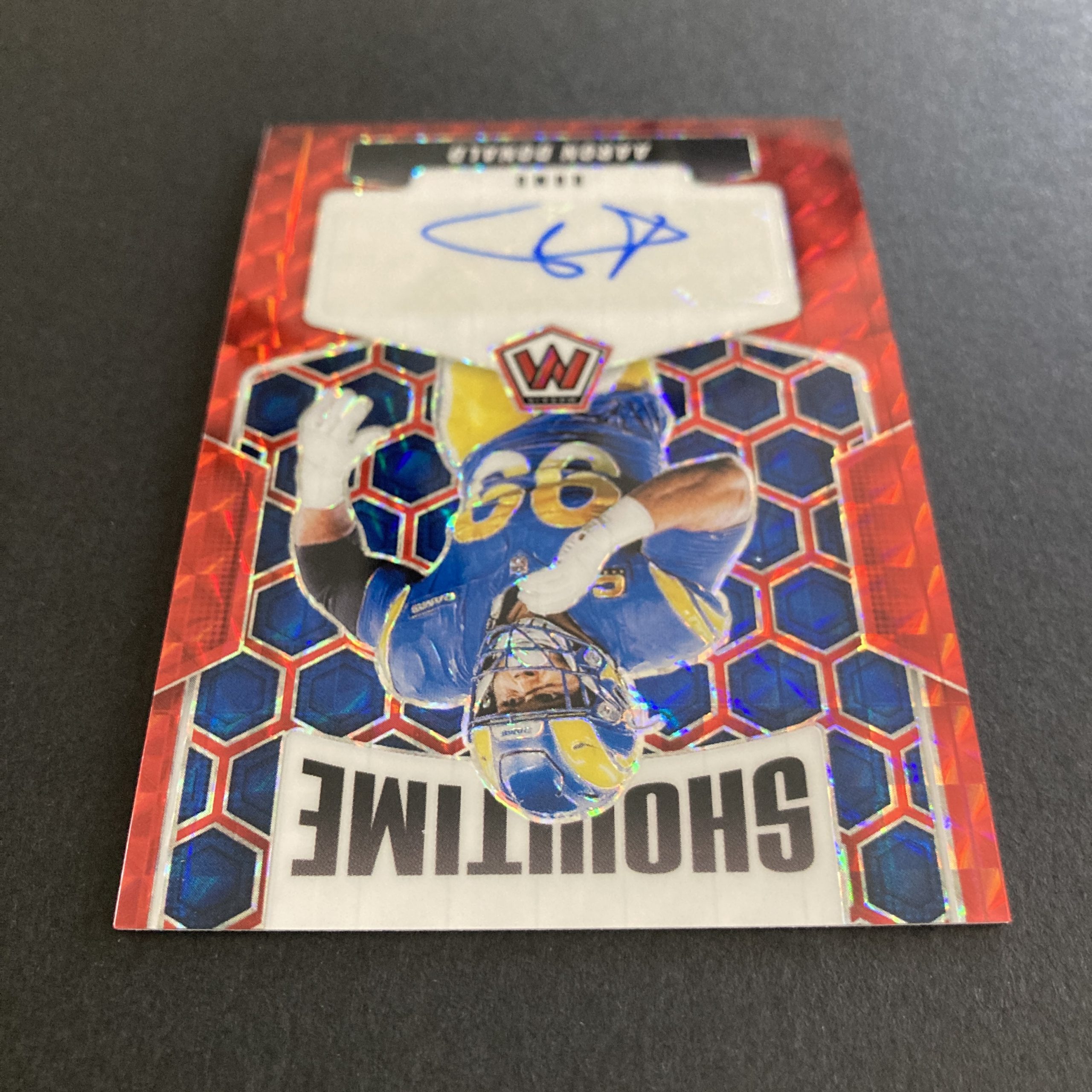 Aaron Donald Pack w/SP Auto /199, Lot of 9 Football Cards, Curated Selection, Autograph (inv1) - Image 6