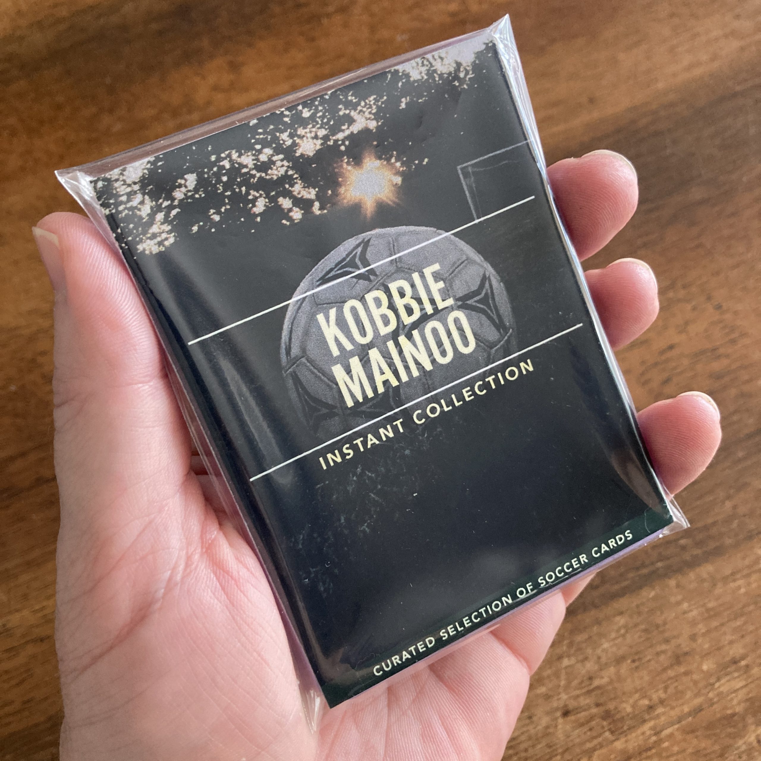 Kobbie Mainoo Pack w/Rookie & Insert RC, Lot of 4 Soccer Cards (inv2) - Image 4