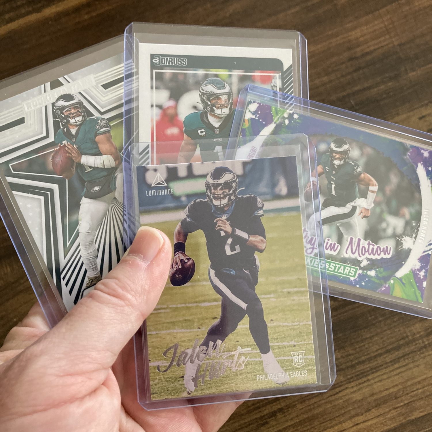 jalen hurts gift pack of football cards, rookie rc - instant collection bundle lot